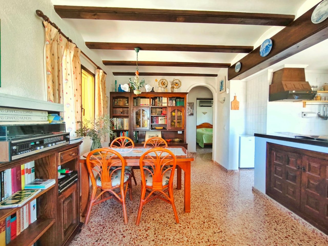 Villa met uitzicht op zee en gastenappartement in Montgó, Dénia