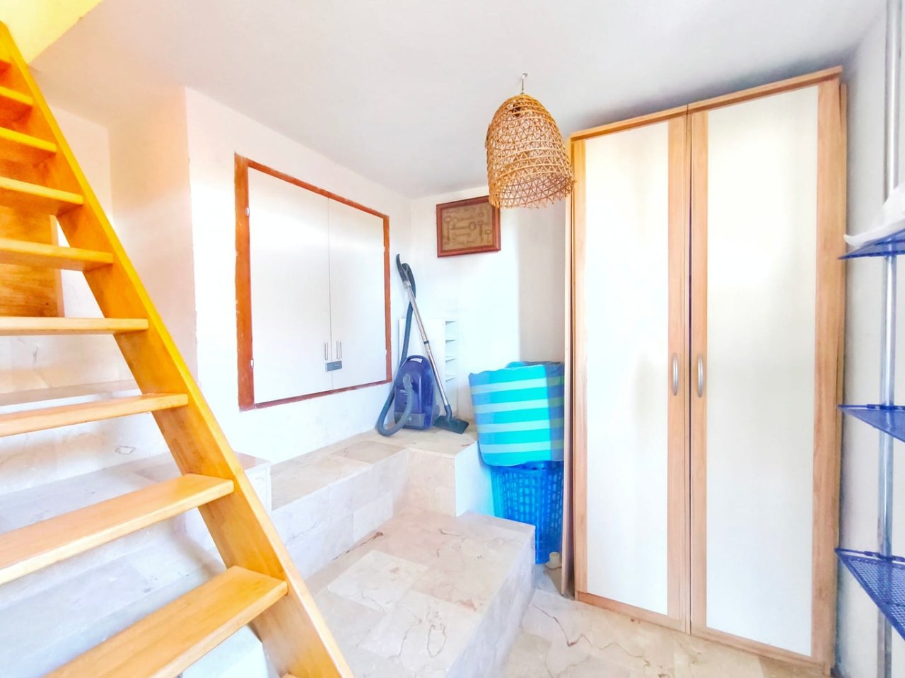 Villa met uitzicht op zee en gastenappartement in Montgó, Dénia