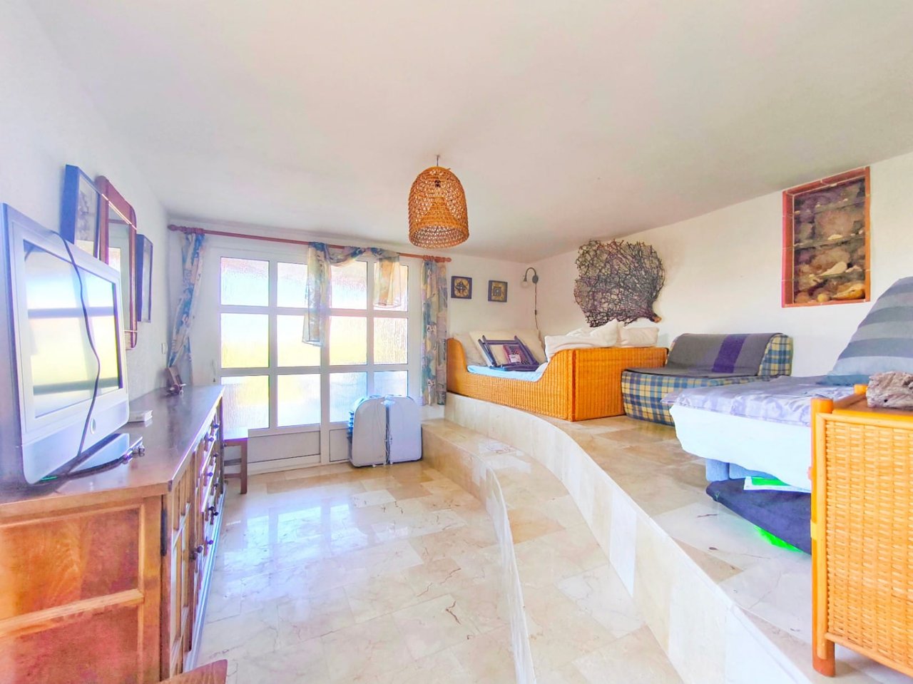 Villa met uitzicht op zee en gastenappartement in Montgó, Dénia