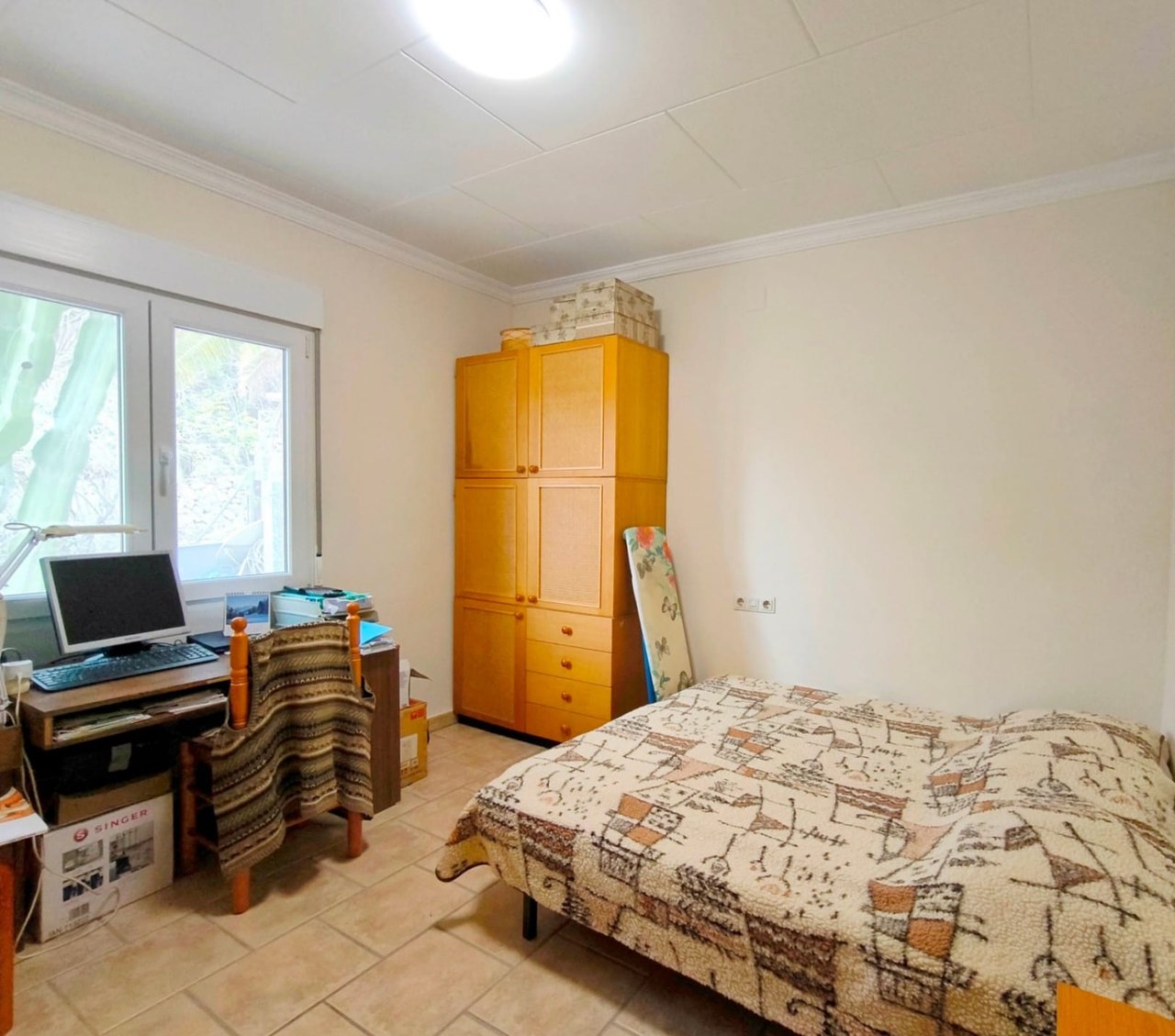 Villa met gastenappartementen en uitzicht op zee in Montgó, Dénia