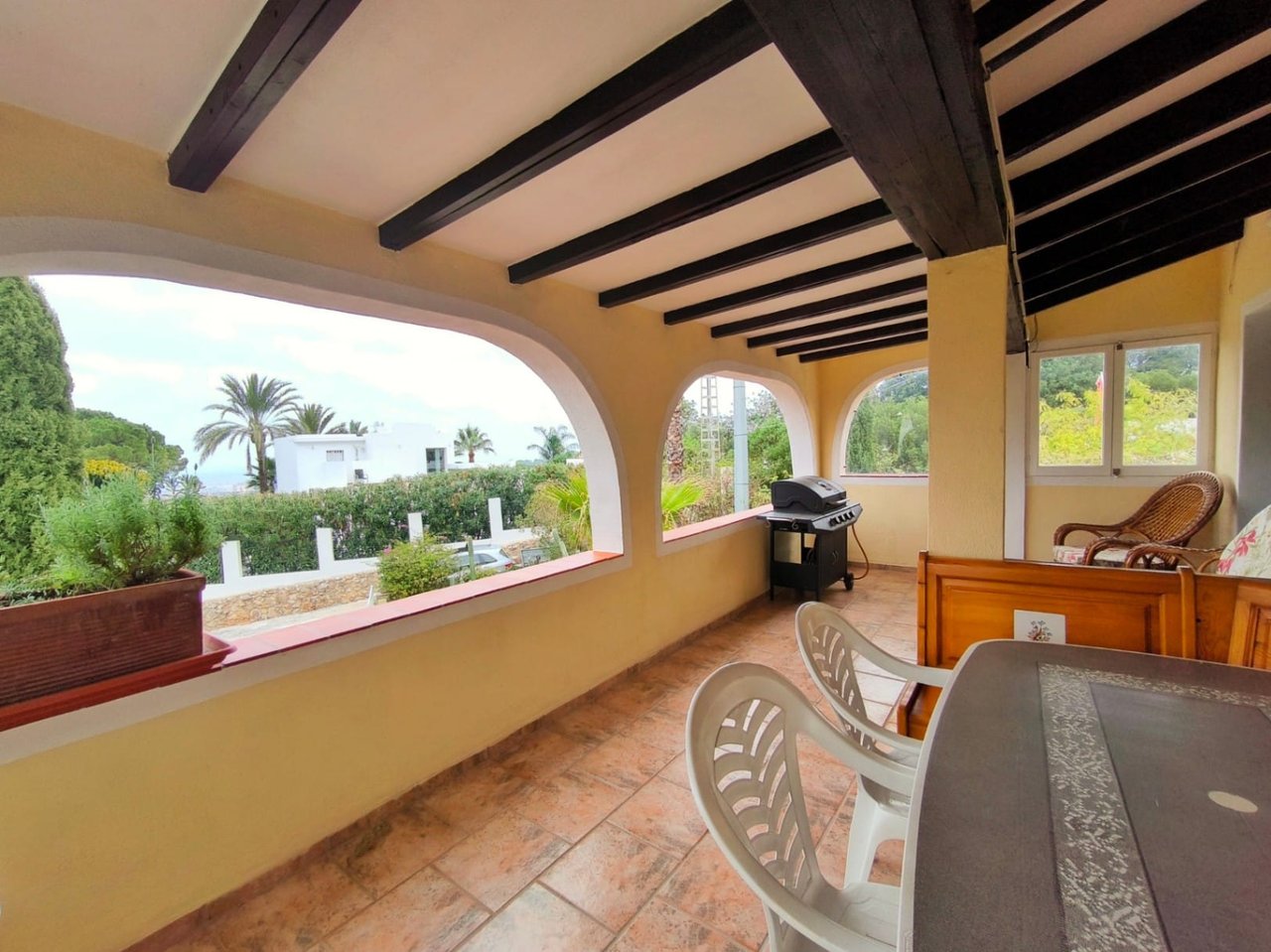 Villa met gastenappartementen en uitzicht op zee in Montgó, Dénia
