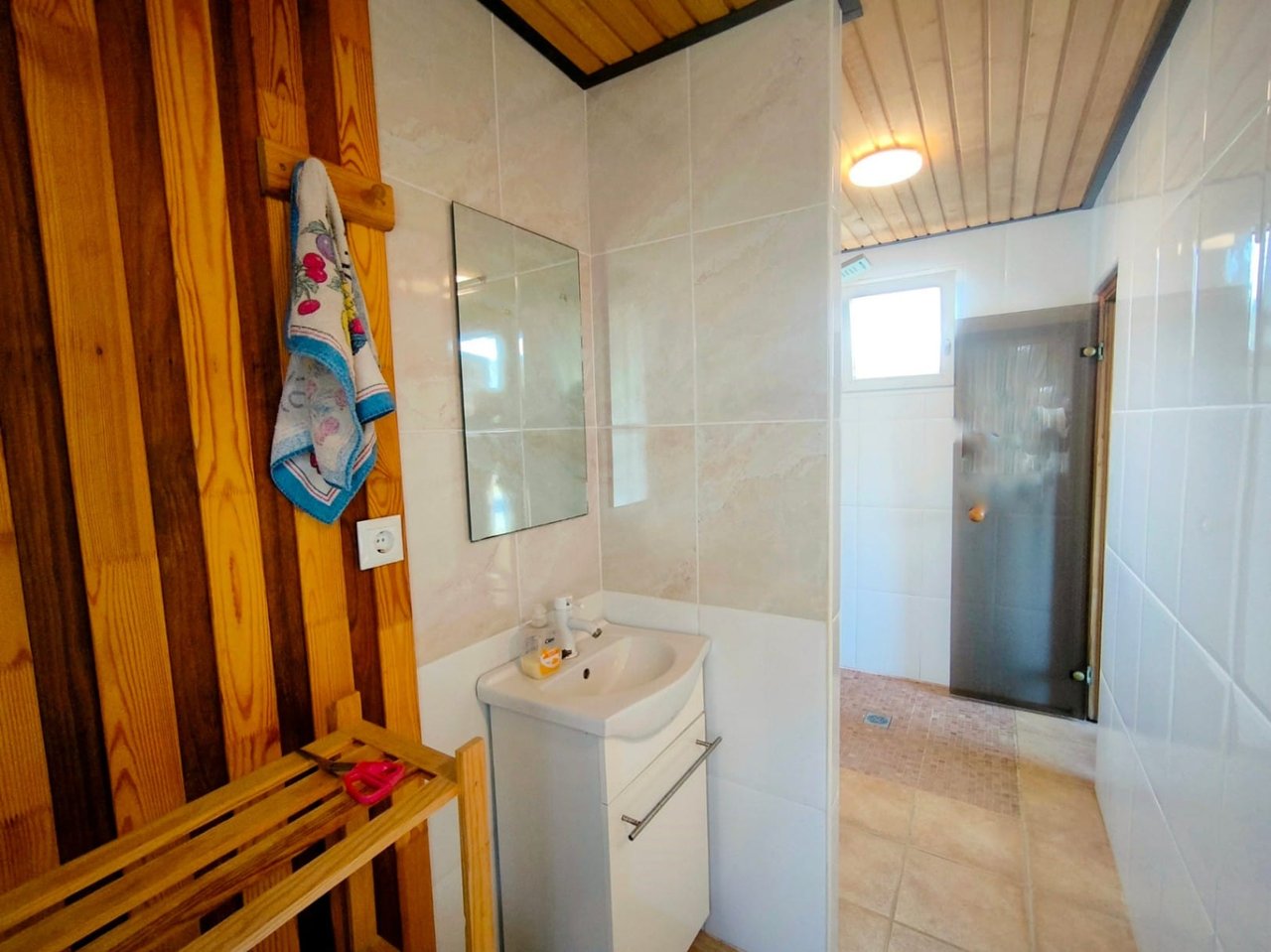 Villa met gastenappartementen en uitzicht op zee in Montgó, Dénia