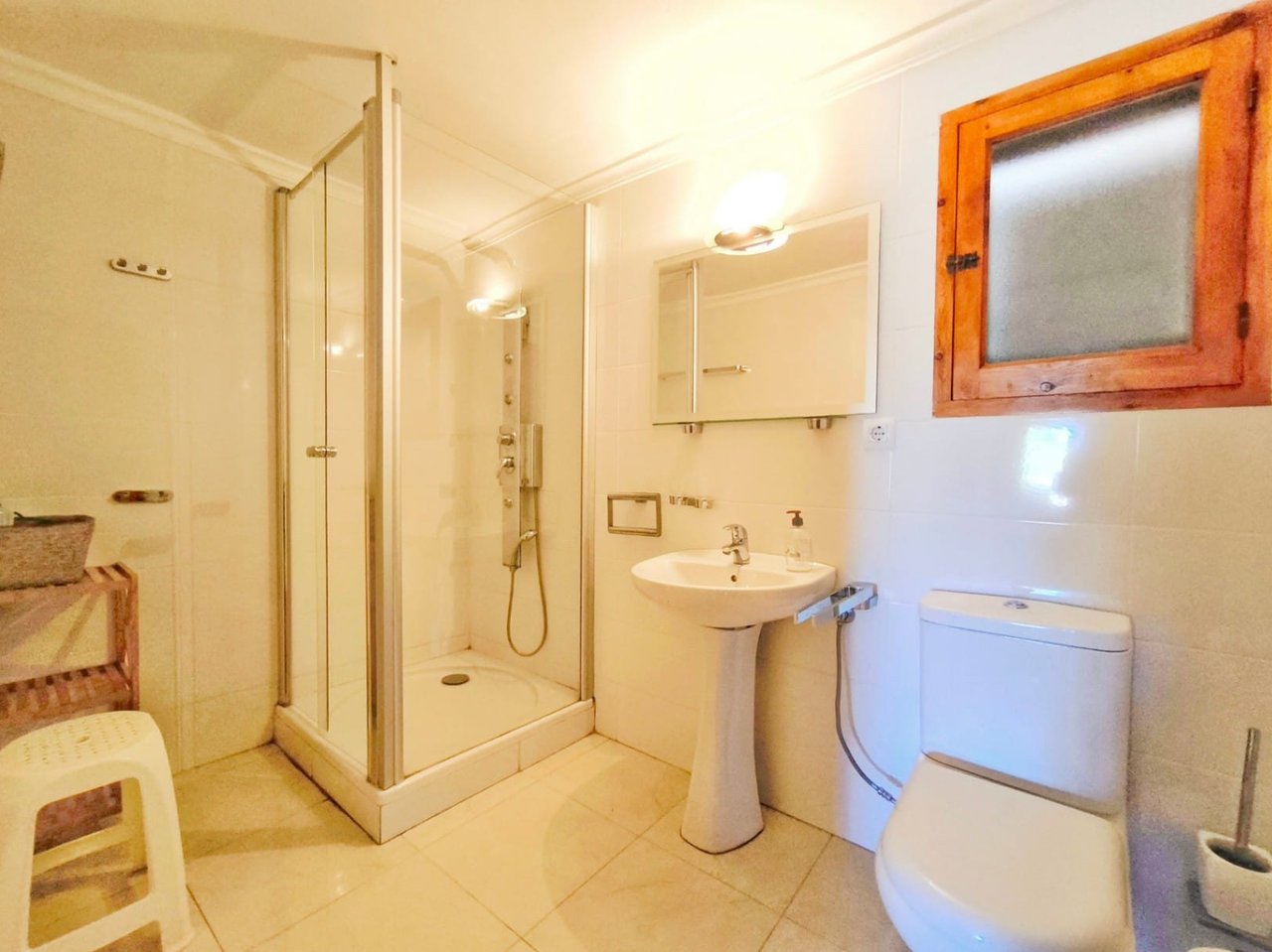 Villa met uitzicht op zee en gastenappartement in Montgó, Dénia
