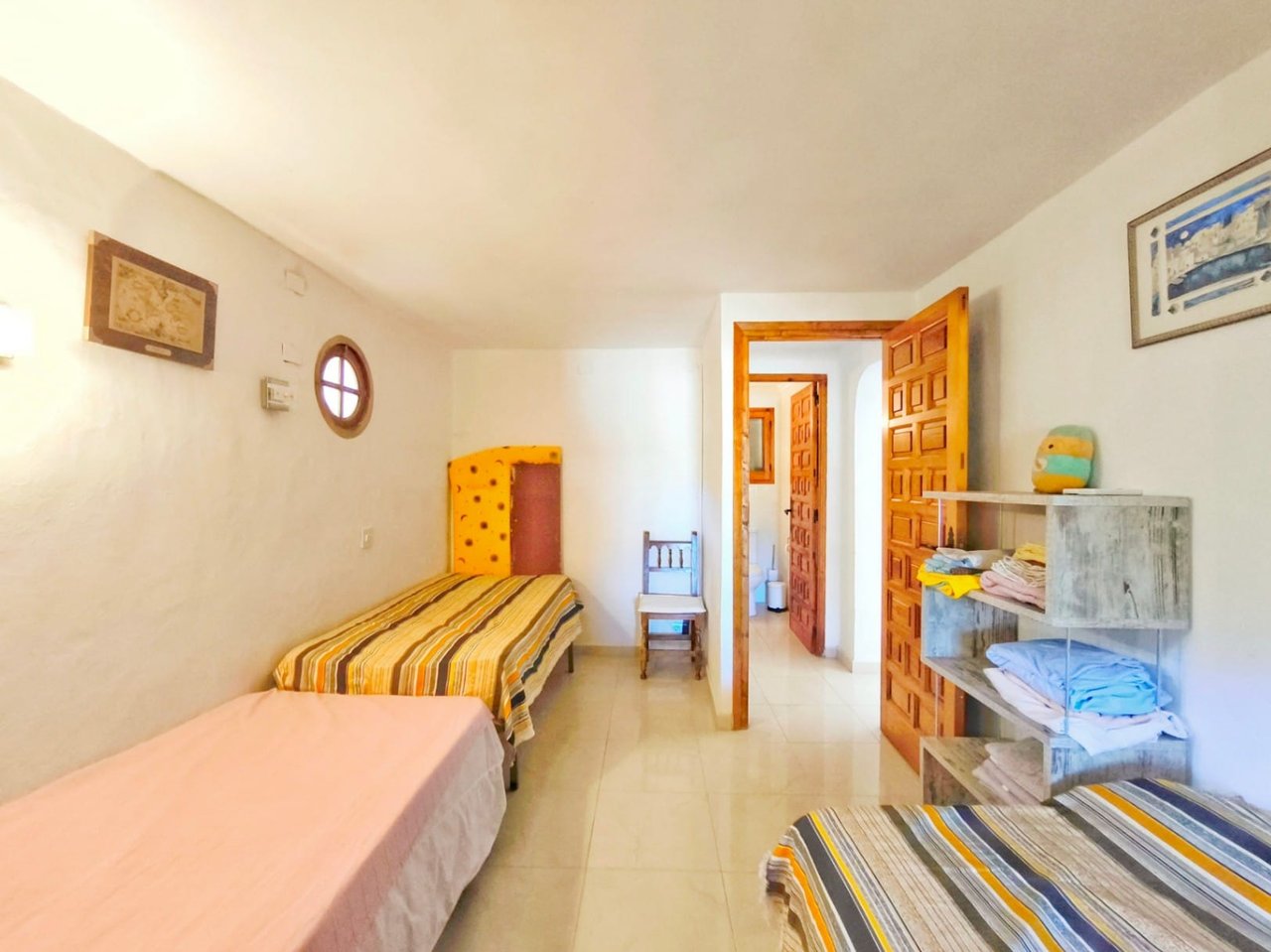Villa met uitzicht op zee en gastenappartement in Montgó, Dénia