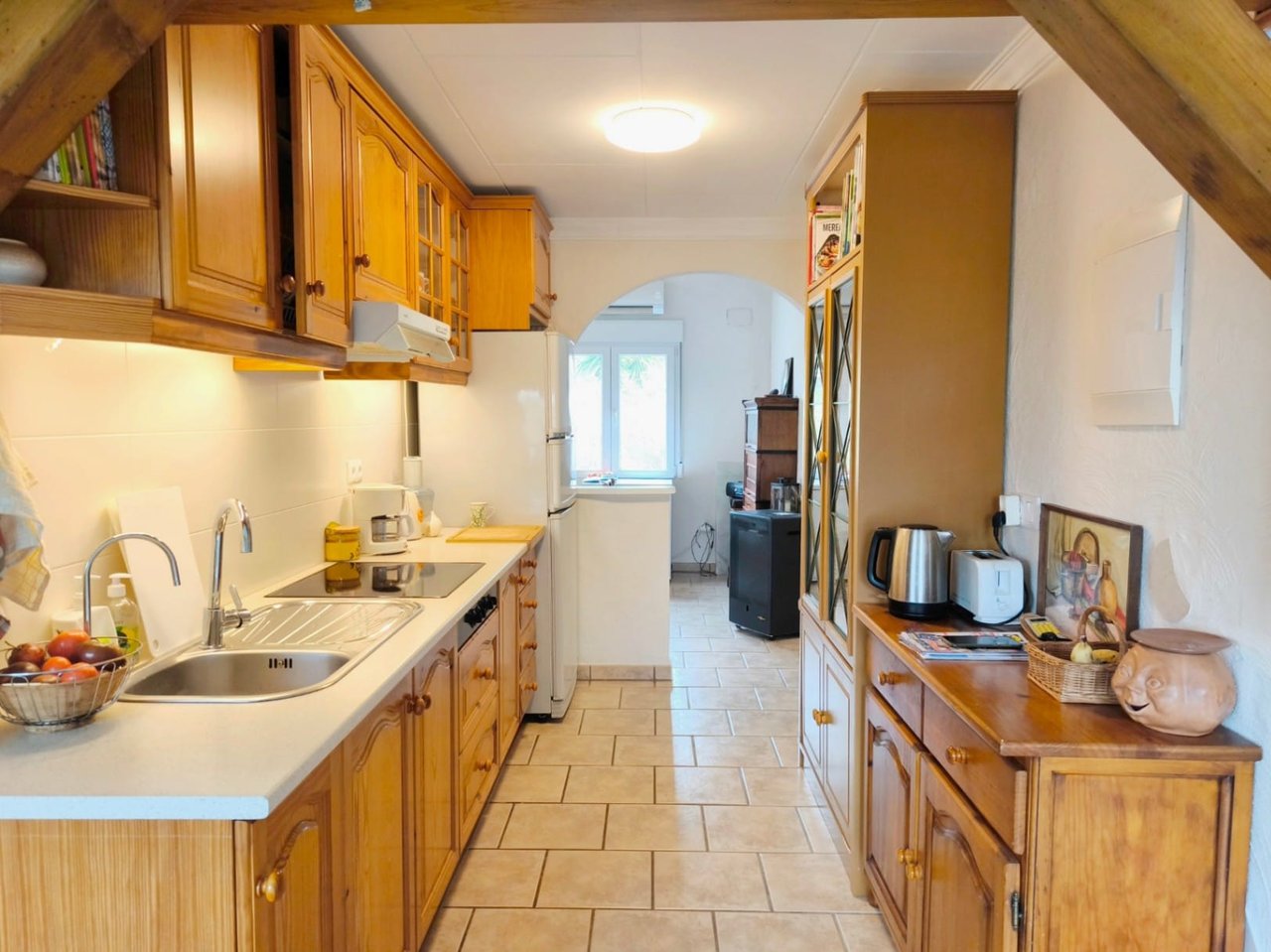 Villa met gastenappartementen en uitzicht op zee in Montgó, Dénia