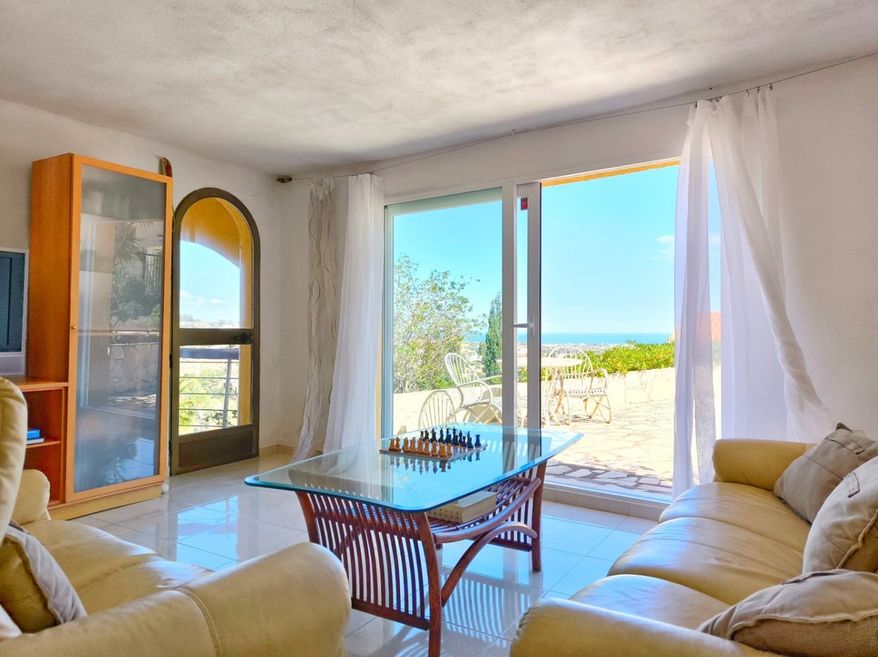Villa met uitzicht op zee en gastenappartement in Montgó, Dénia