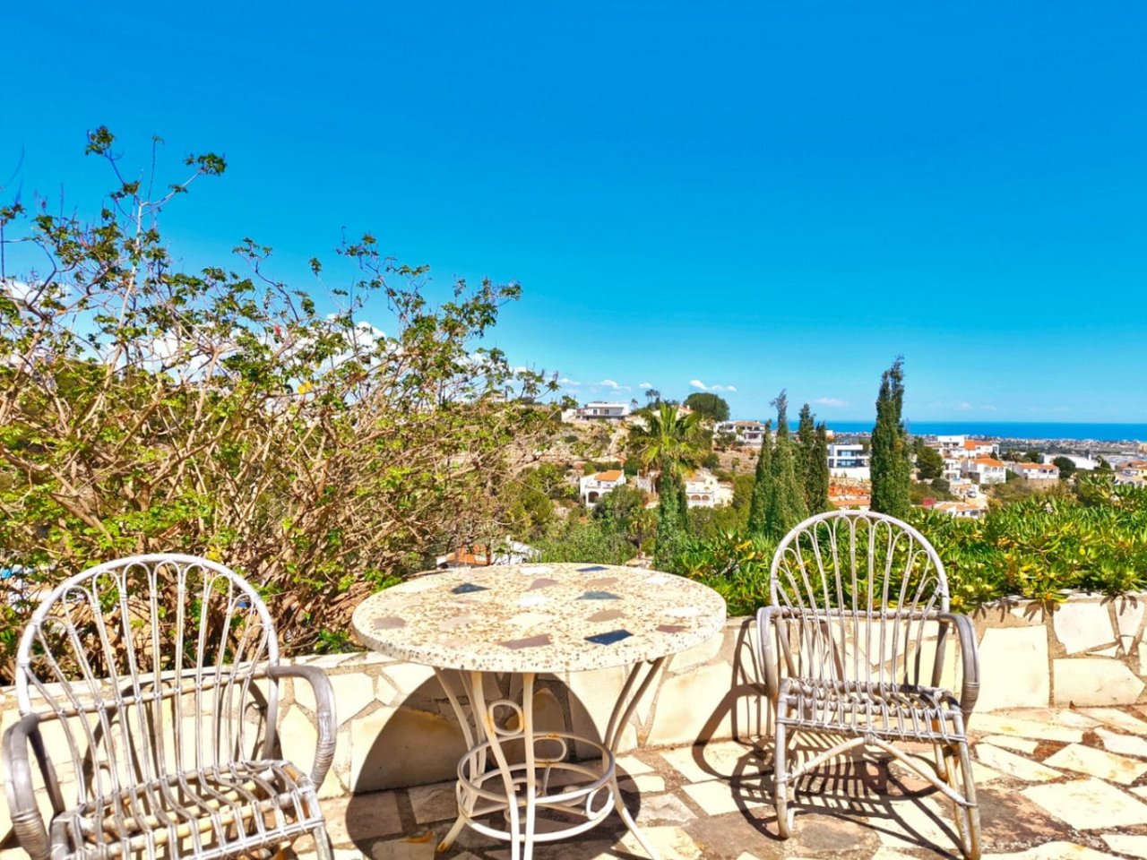 Villa met uitzicht op zee en gastenappartement in Montgó, Dénia