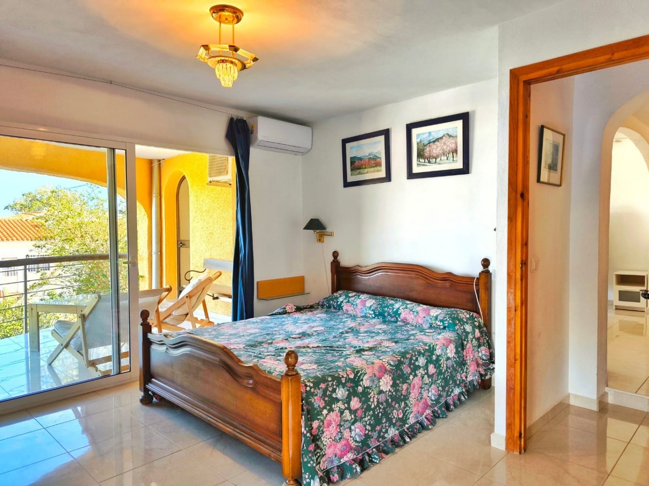 Villa met uitzicht op zee en gastenappartement in Montgó, Dénia