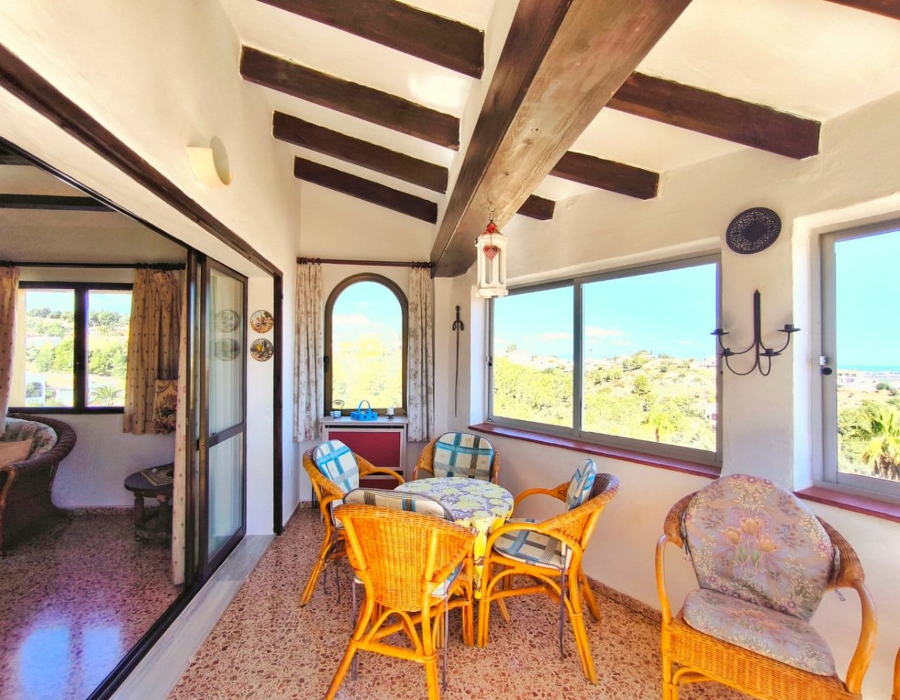 Villa met uitzicht op zee en gastenappartement in Montgó, Dénia