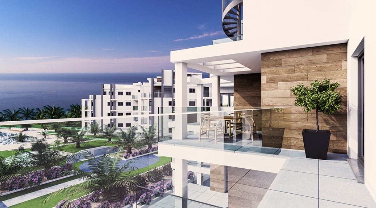 Apartamento de obra nueva en primera línea en playa en Dénia