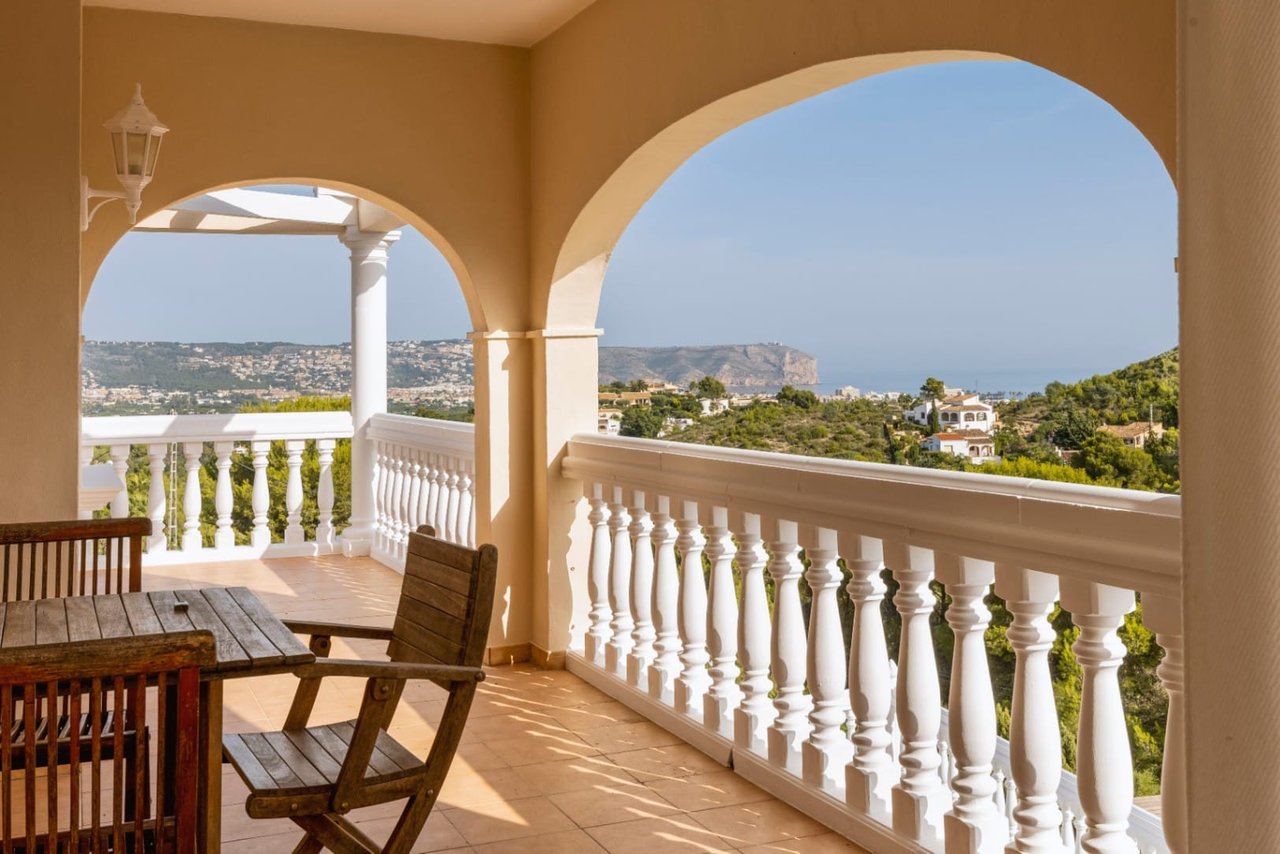 Proyecto - Villa de 5 dormitorios con vistas al mar en Jávea