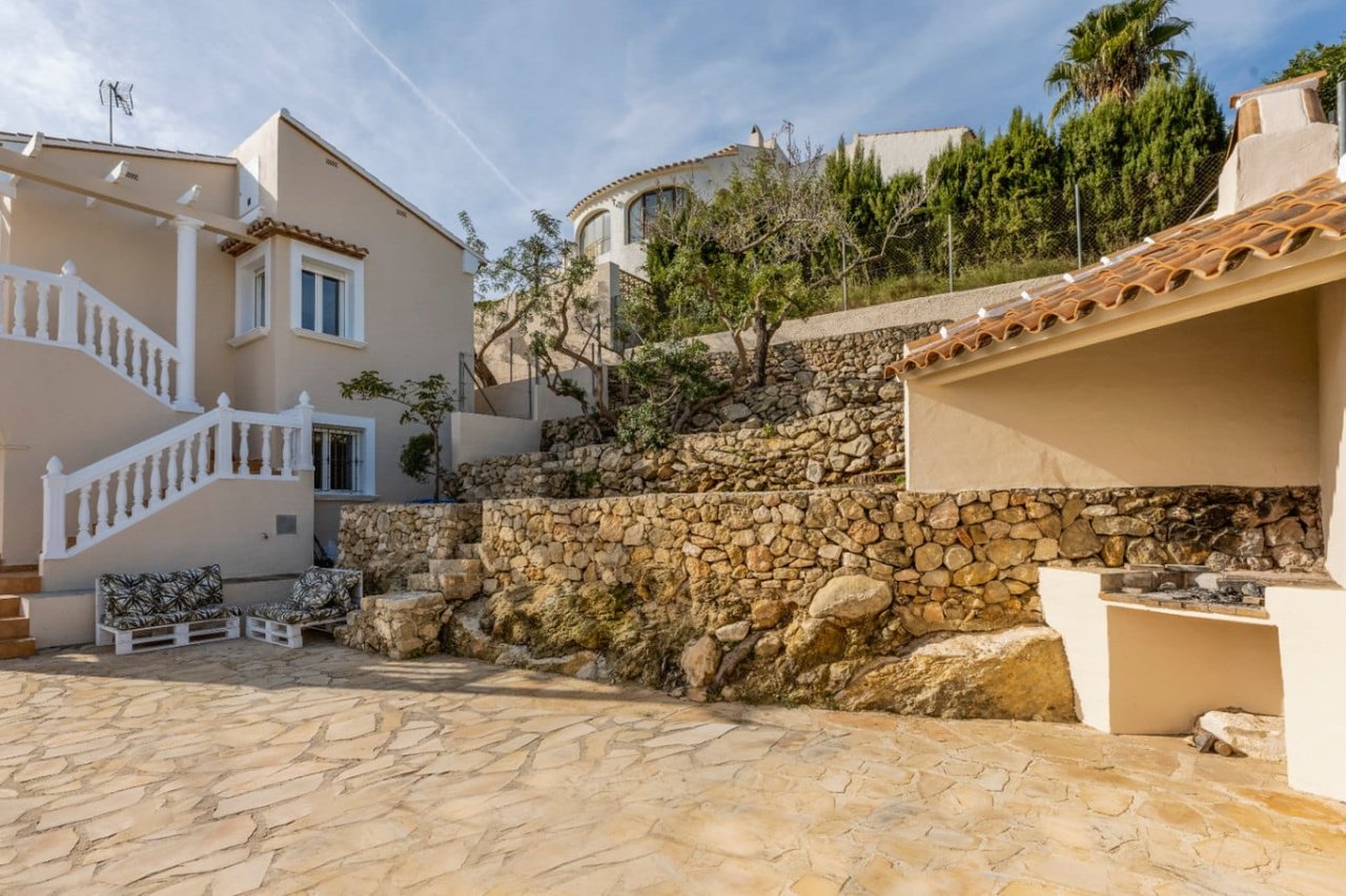 Proyecto - Villa de 5 dormitorios con vistas al mar en Jávea