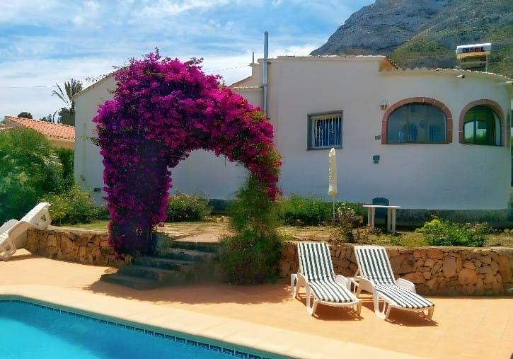 Villa met 2 slaapkamers en uitzicht op zee in Montgó, Dénia