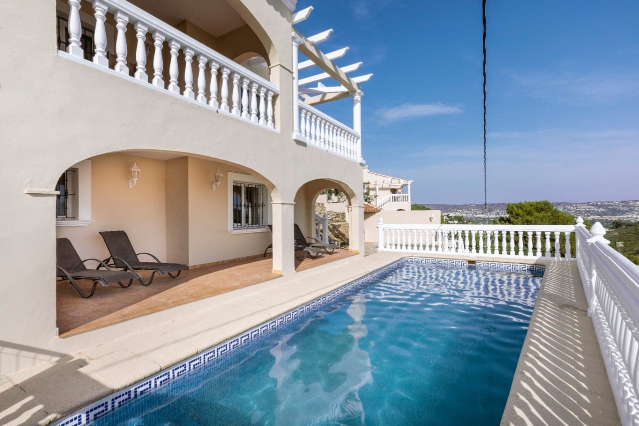 Proyecto - Villa de 5 dormitorios con vistas al mar en Jávea