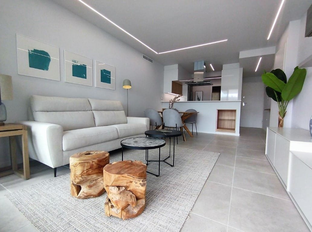 Apartamento de obra nueva en primera línea en playa en Dénia