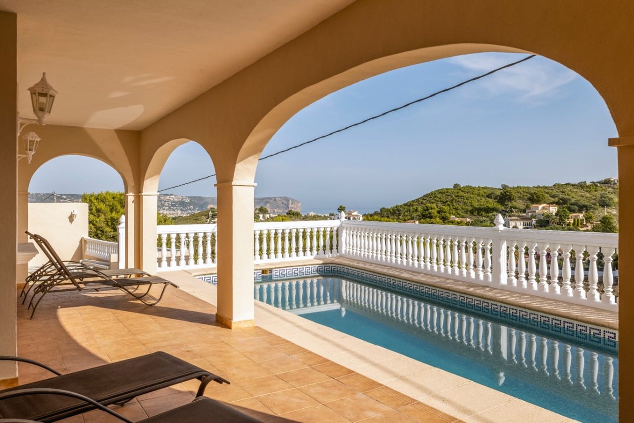 Proyecto - Villa de 5 dormitorios con vistas al mar en Jávea