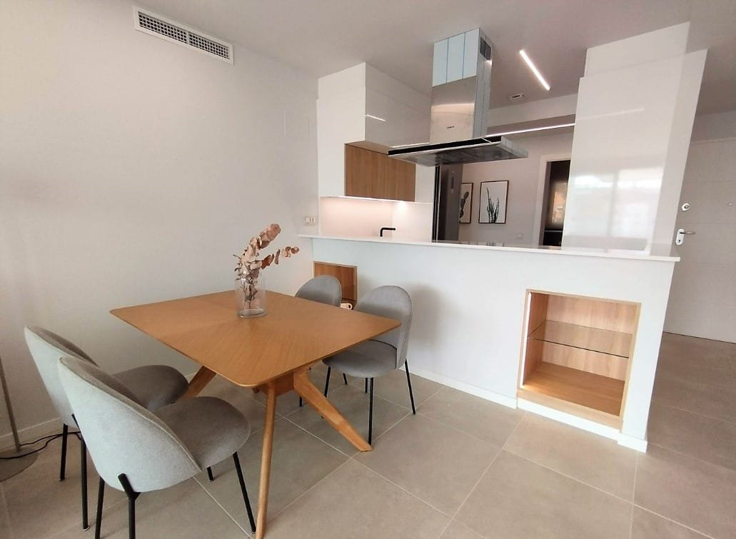 Apartamento de obra nueva en primera línea en playa en Dénia