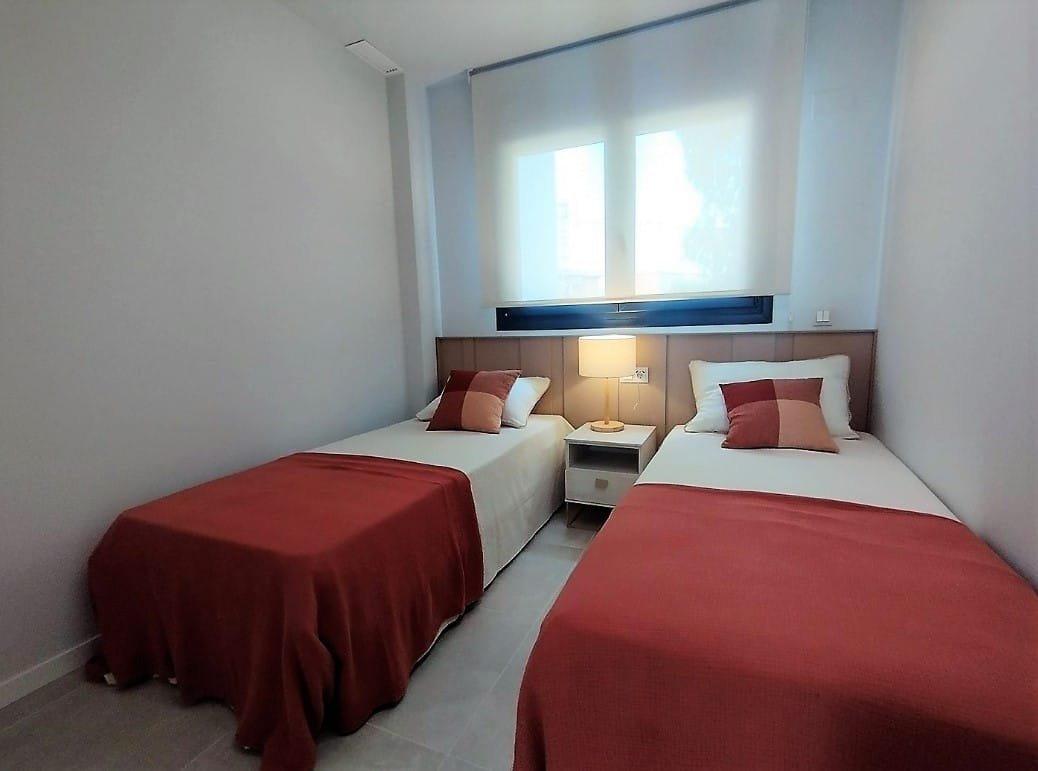 Apartamento de obra nueva en primera línea en playa en Dénia