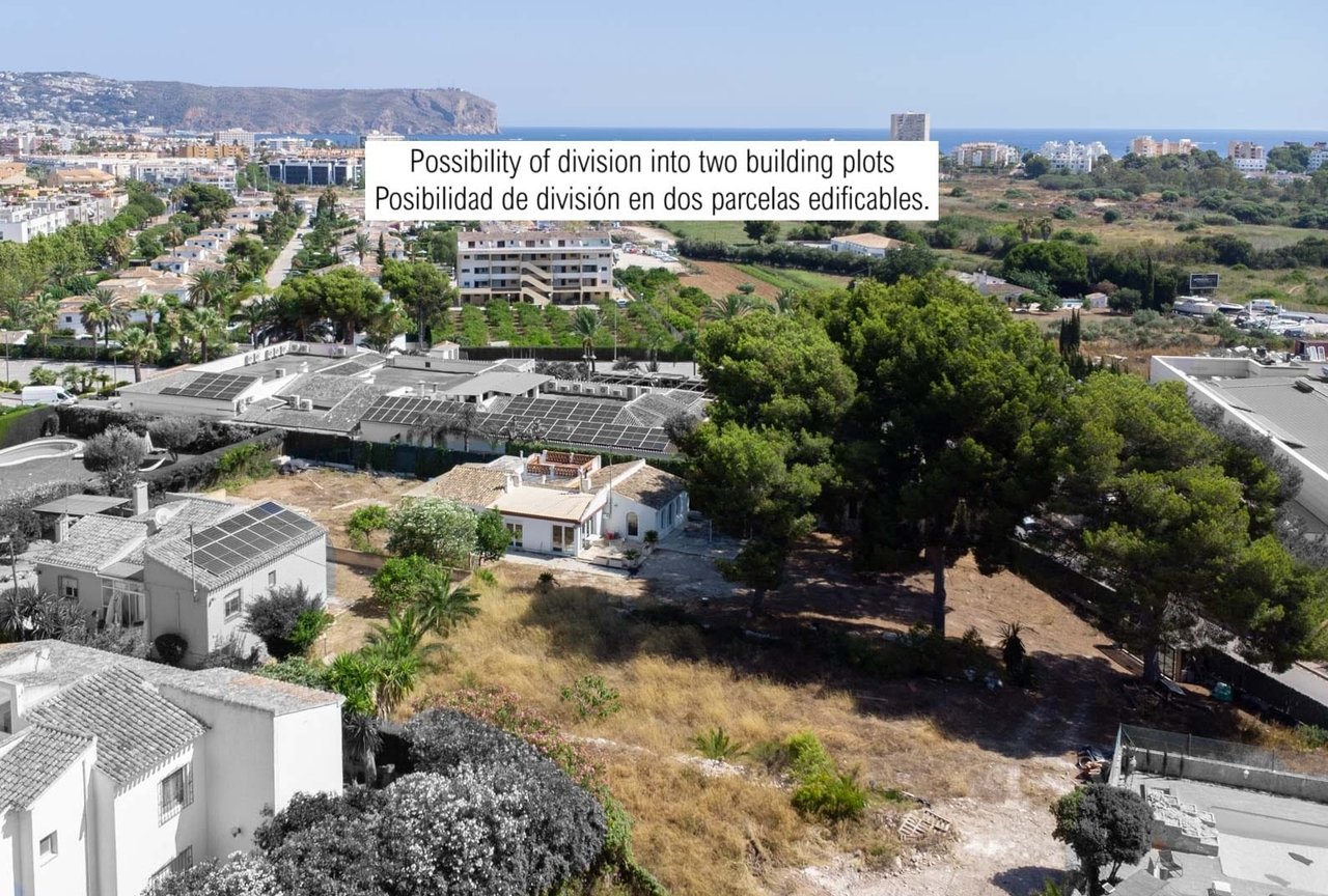 4544JAV Terrain de 2600 m2 avec maison à vendre à distance de marche de la plage de sable de Jávea