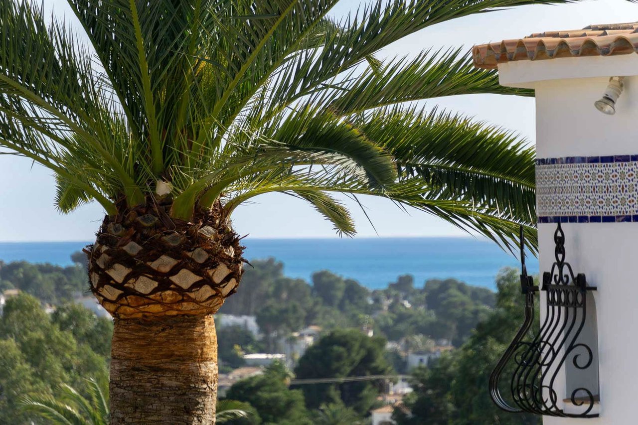 C3XY8323MOR Villa individuelle avec piscine et vue sur mer à vendre à Moraira.