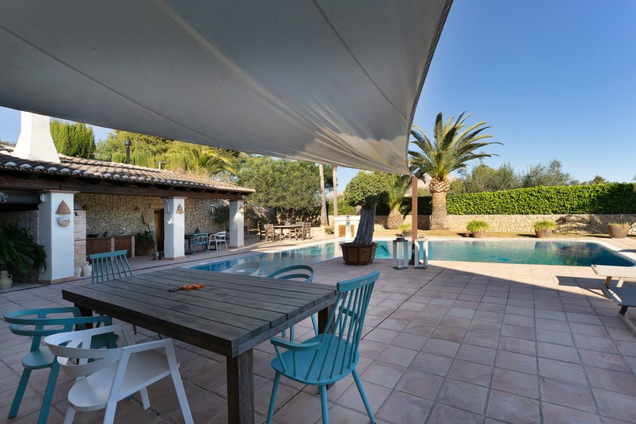 Renovated finca with a lot of charm with guest apartment