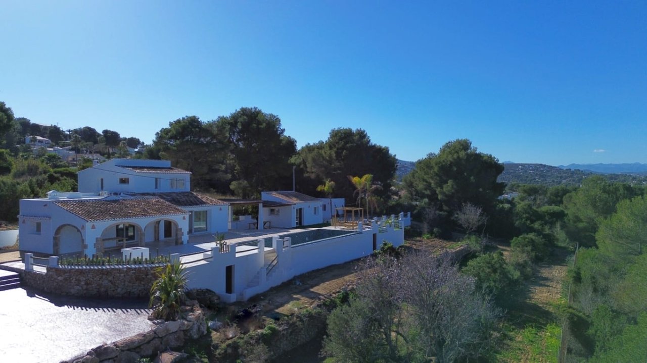 Finca Ibiza style con 4 dormitorios y apartamento de invitados