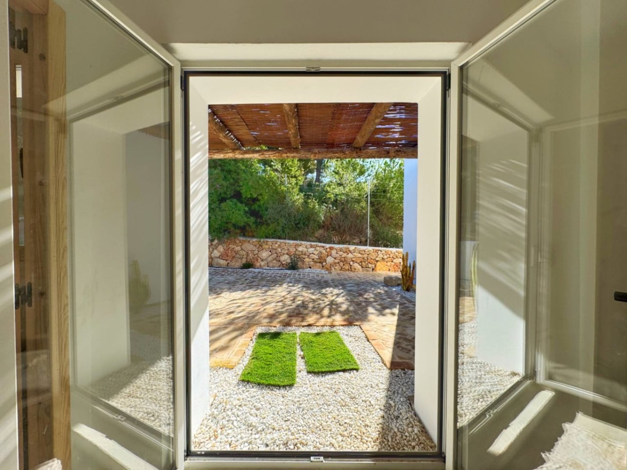 Finca Ibiza style con 4 dormitorios y apartamento de invitados