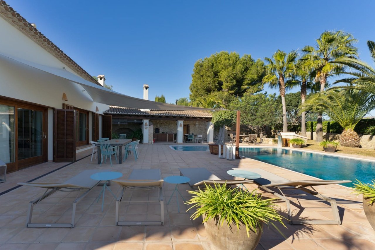 Renovated finca with a lot of charm with guest apartment