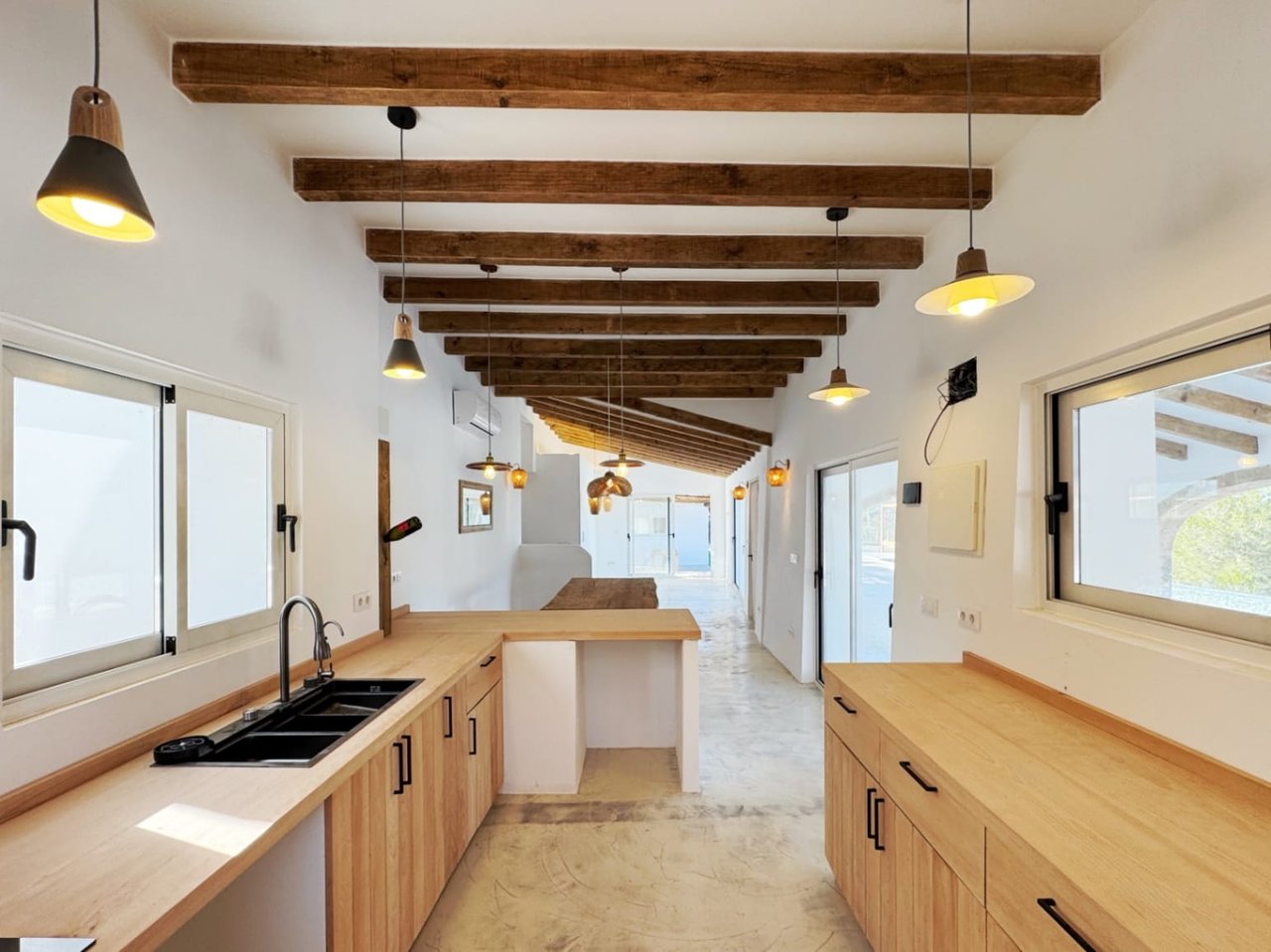 Finca Ibiza style con 4 dormitorios y apartamento de invitados