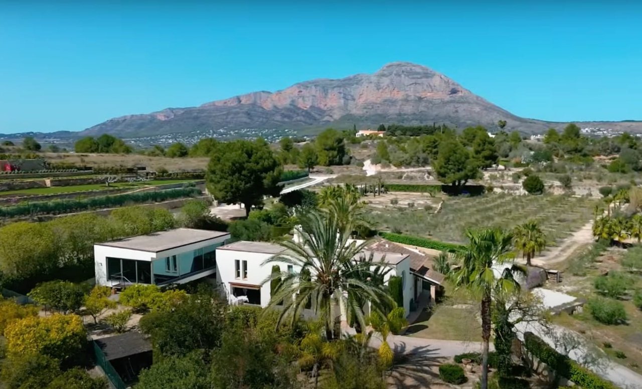Renovated finca with a lot of charm with guest apartment