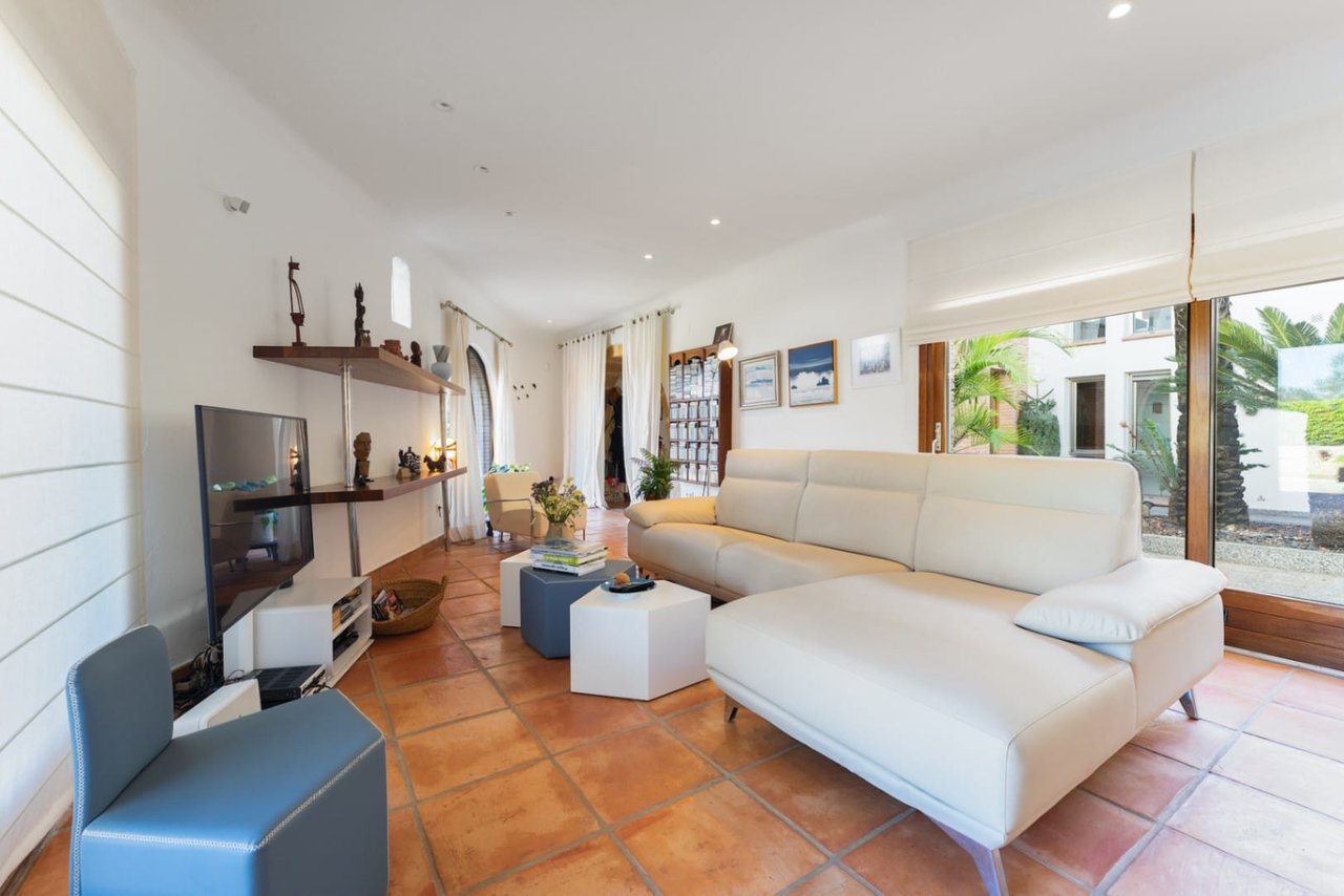 Renovated finca with a lot of charm with guest apartment