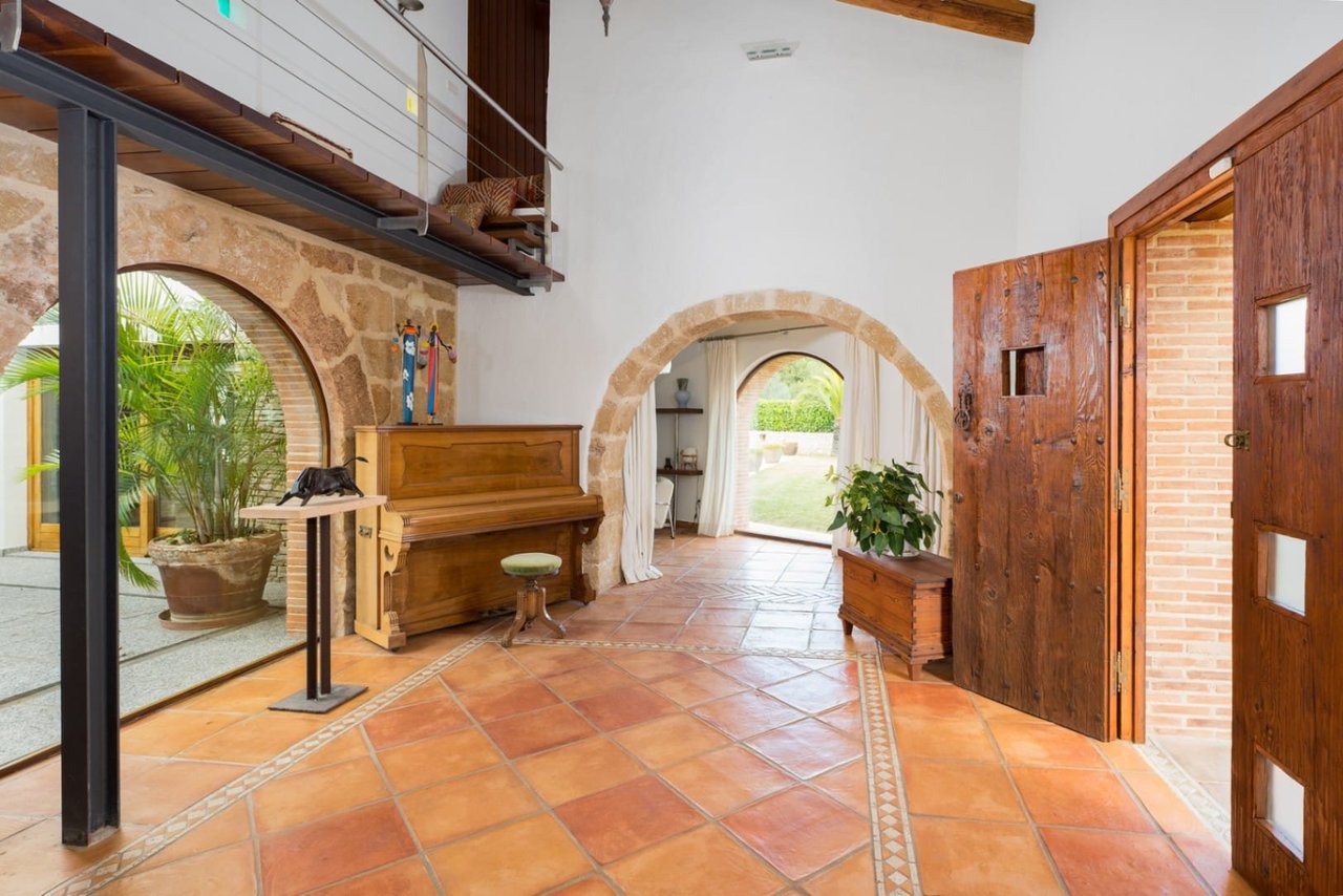 Renovated finca with a lot of charm with guest apartment