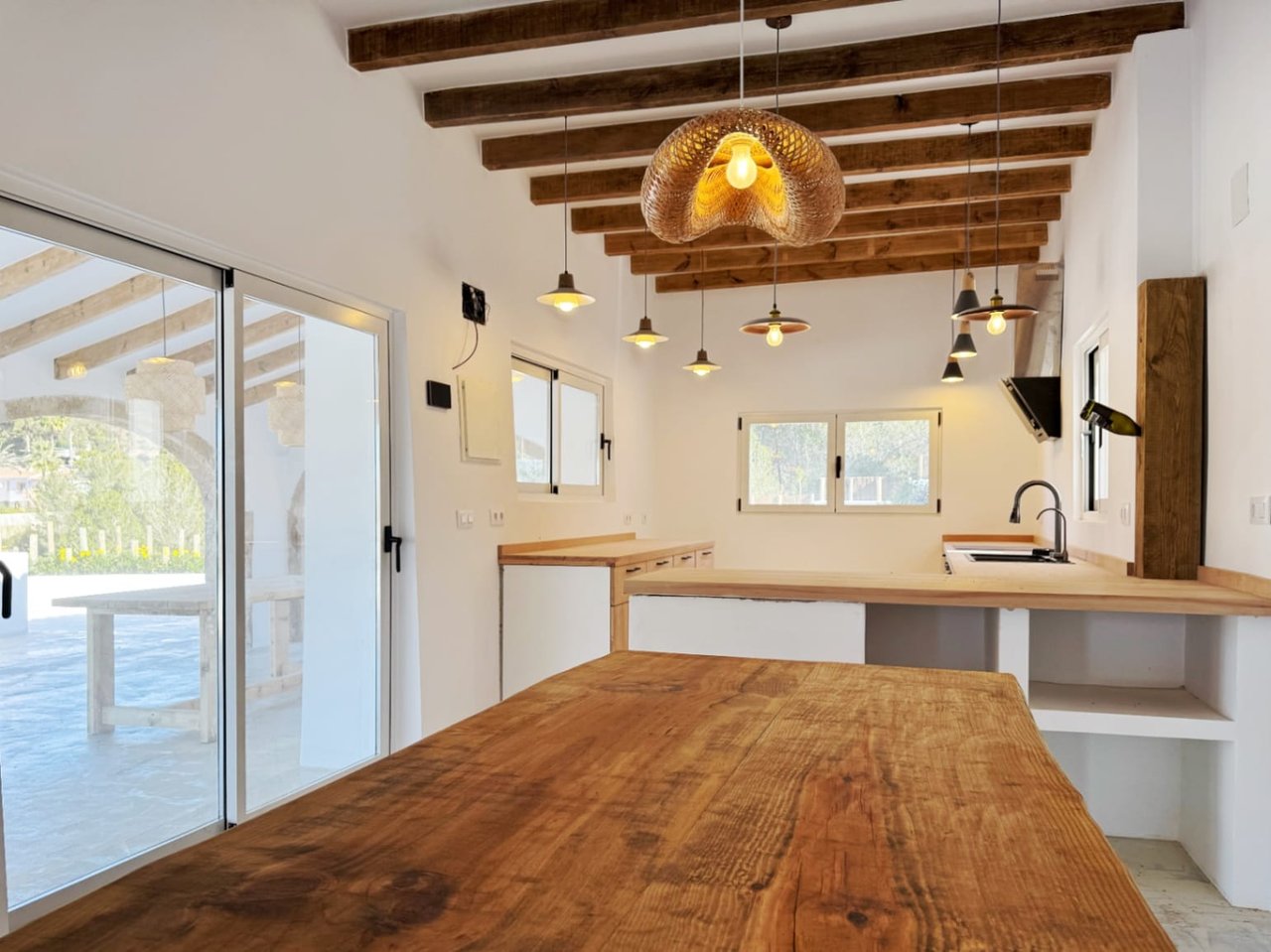 Finca Ibiza style con 4 dormitorios y apartamento de invitados