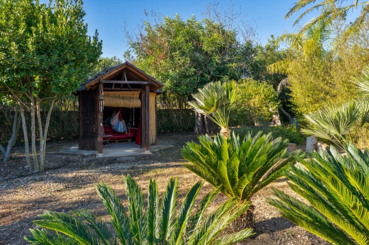 Renovated finca with a lot of charm with guest apartment
