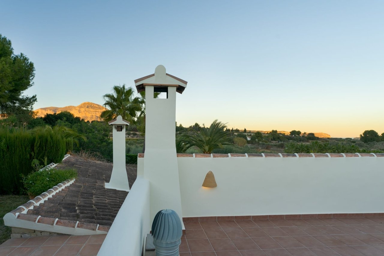 Renovated finca with a lot of charm with guest apartment