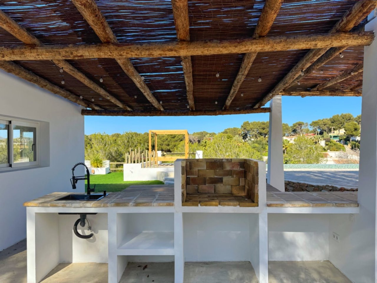 Finca Ibiza style con 4 dormitorios y apartamento de invitados