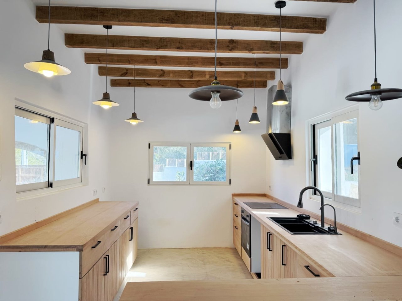 Finca Ibiza style con 4 dormitorios y apartamento de invitados