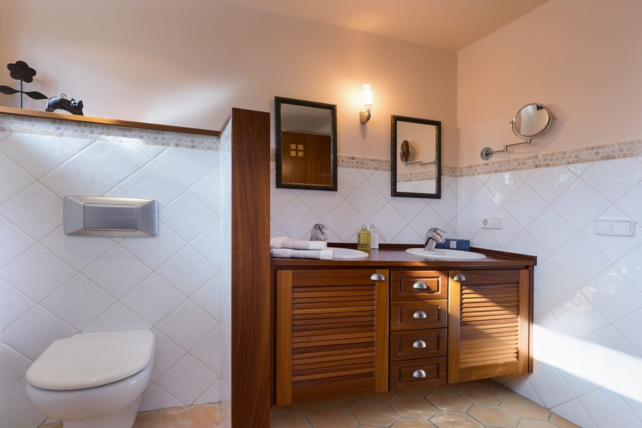 Renovated finca with a lot of charm with guest apartment