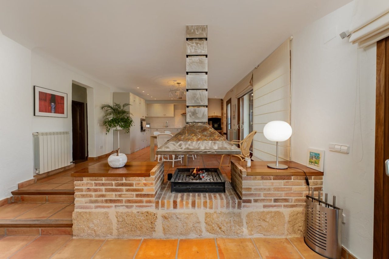 Renovated finca with a lot of charm with guest apartment