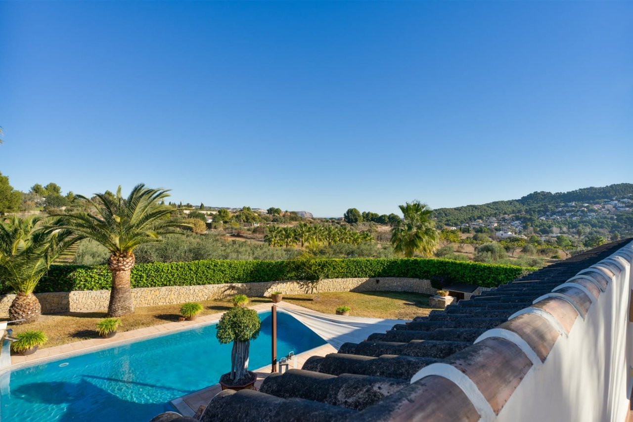Renovated finca with a lot of charm with guest apartment