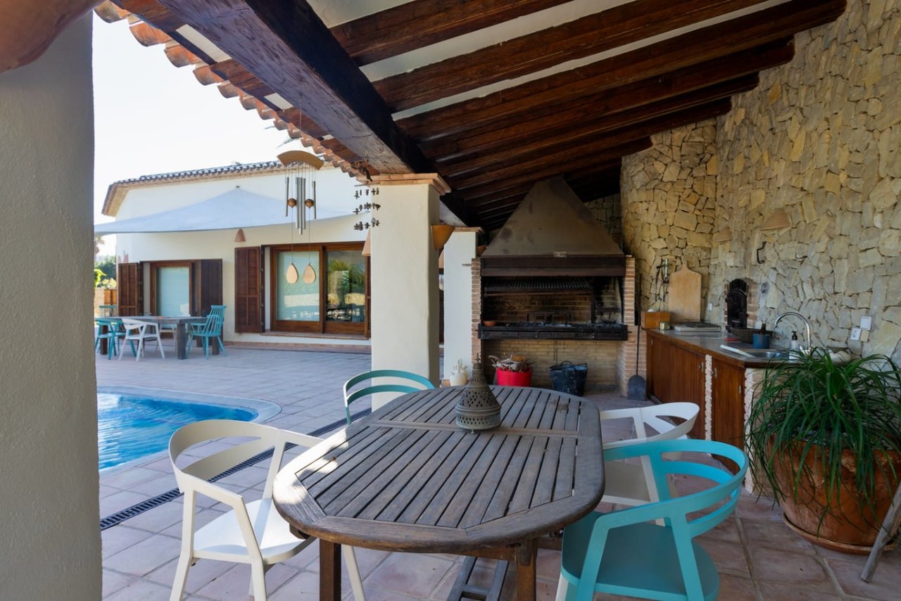 Renovated finca with a lot of charm with guest apartment