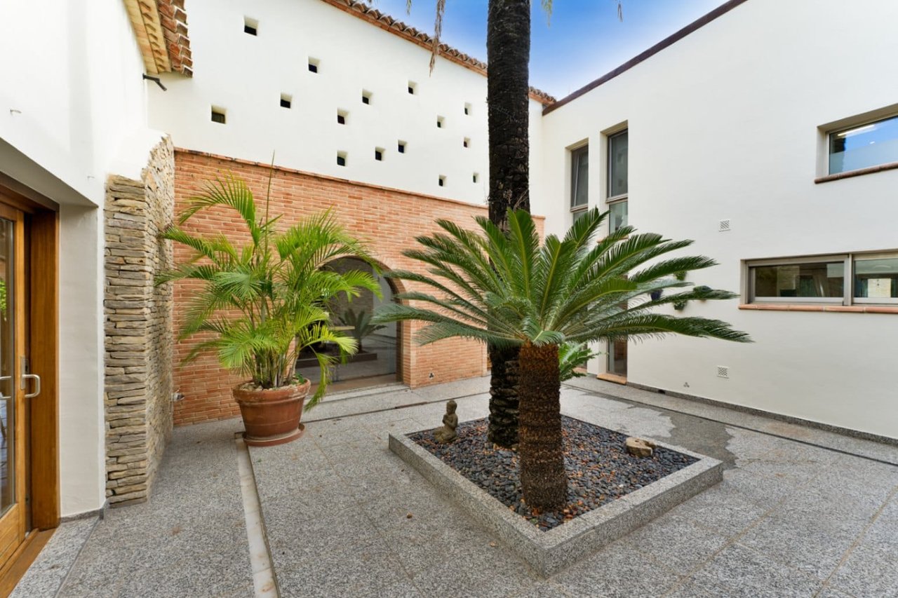 Renovated finca with a lot of charm with guest apartment