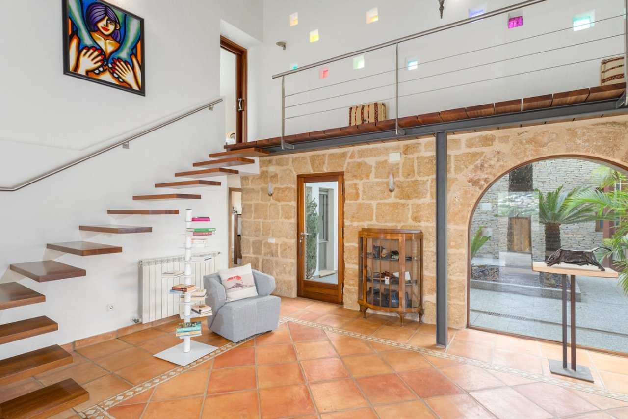 Renovated finca with a lot of charm with guest apartment