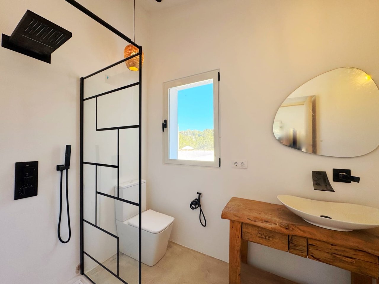 Finca Ibiza style con 4 dormitorios y apartamento de invitados