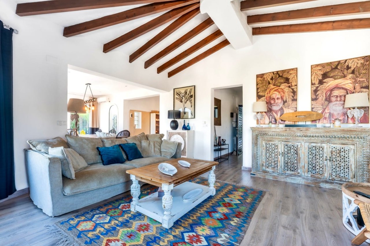 Villa for sale in Jávea with sea views and a short distance from Portixol beach