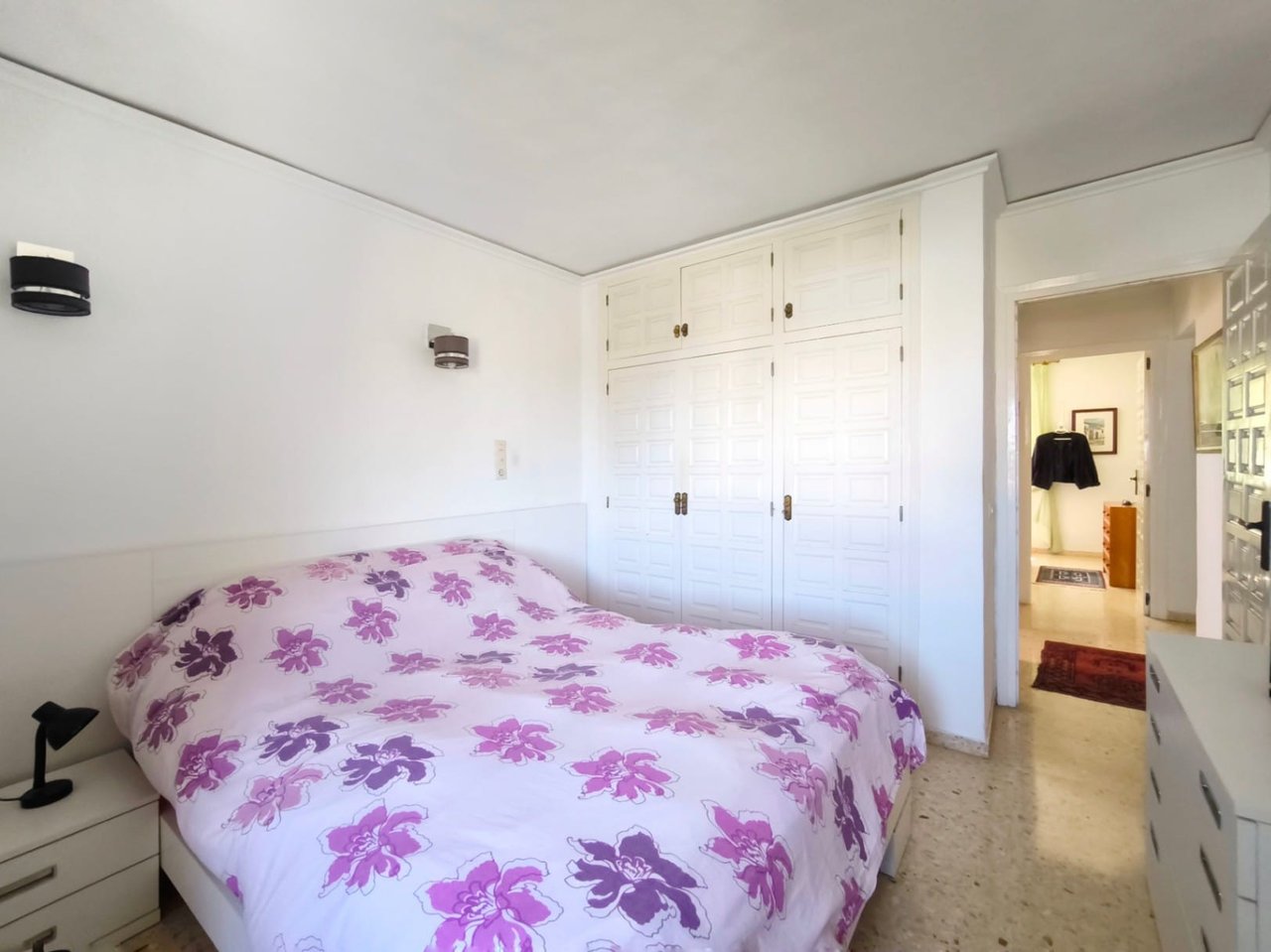 Villa de tres habitaciones, apartamento de invitados y vistas al mar en el Montgó, Dénia