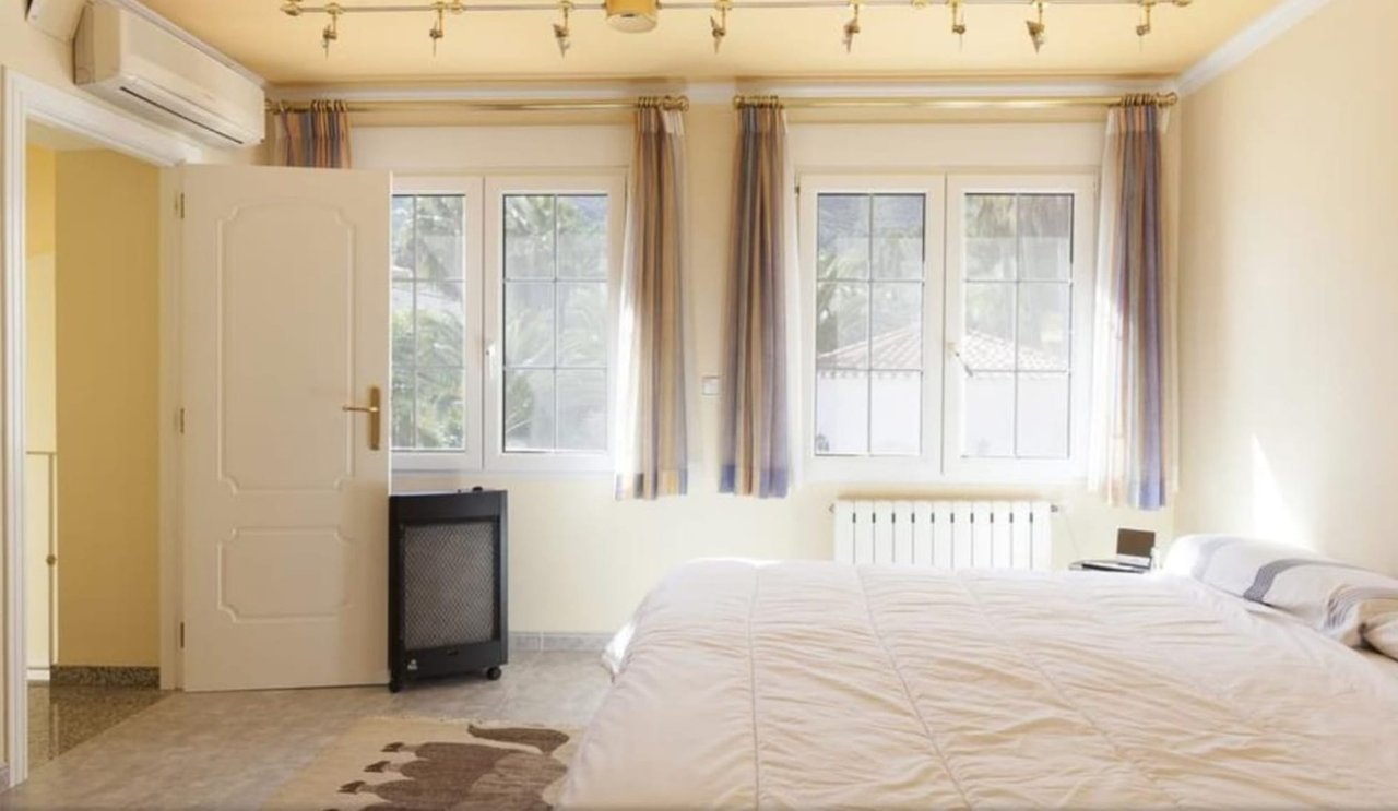 Villa con apartamento de invitados en el Montgó, Dénia