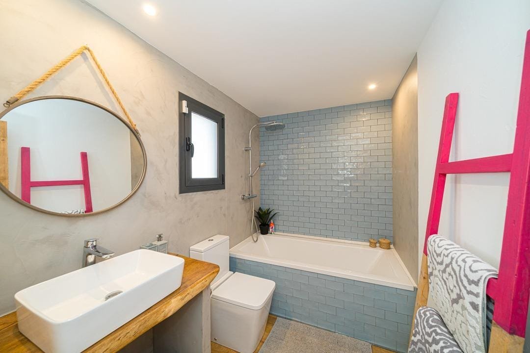 6 bedroom villa plus guest apartment in Montgó Javea