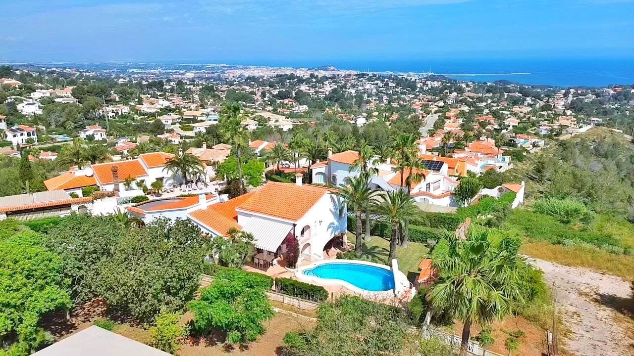 Villa de tres habitaciones, apartamento de invitados y vistas al mar en el Montgó, Dénia