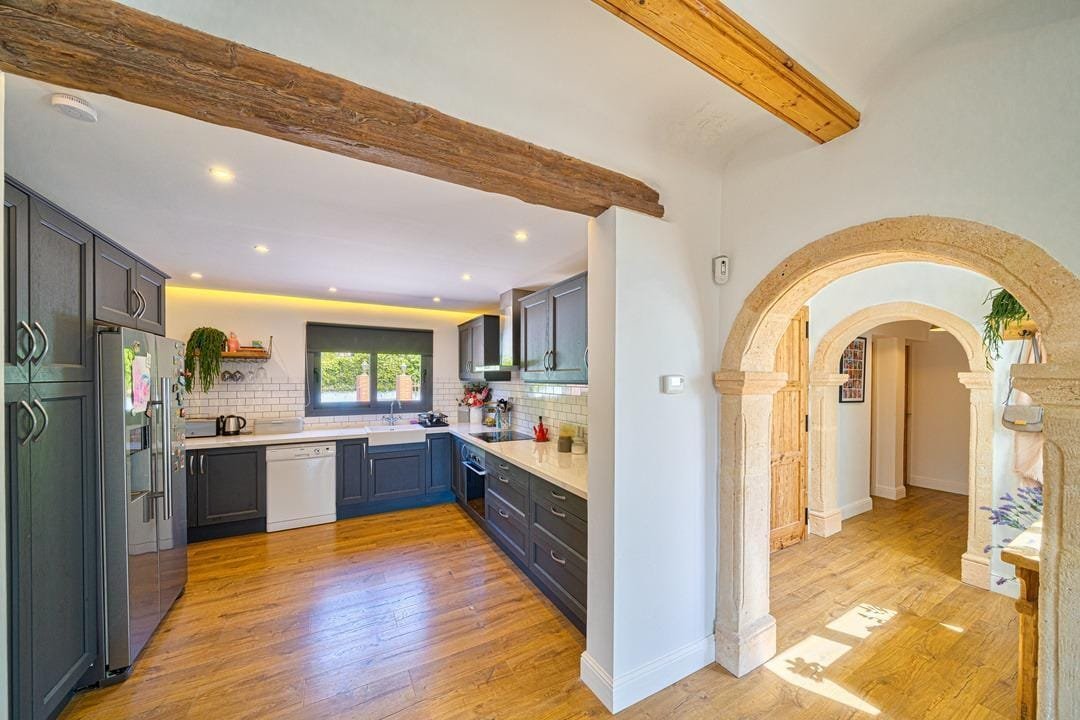 6 bedroom villa plus guest apartment in Montgó Javea